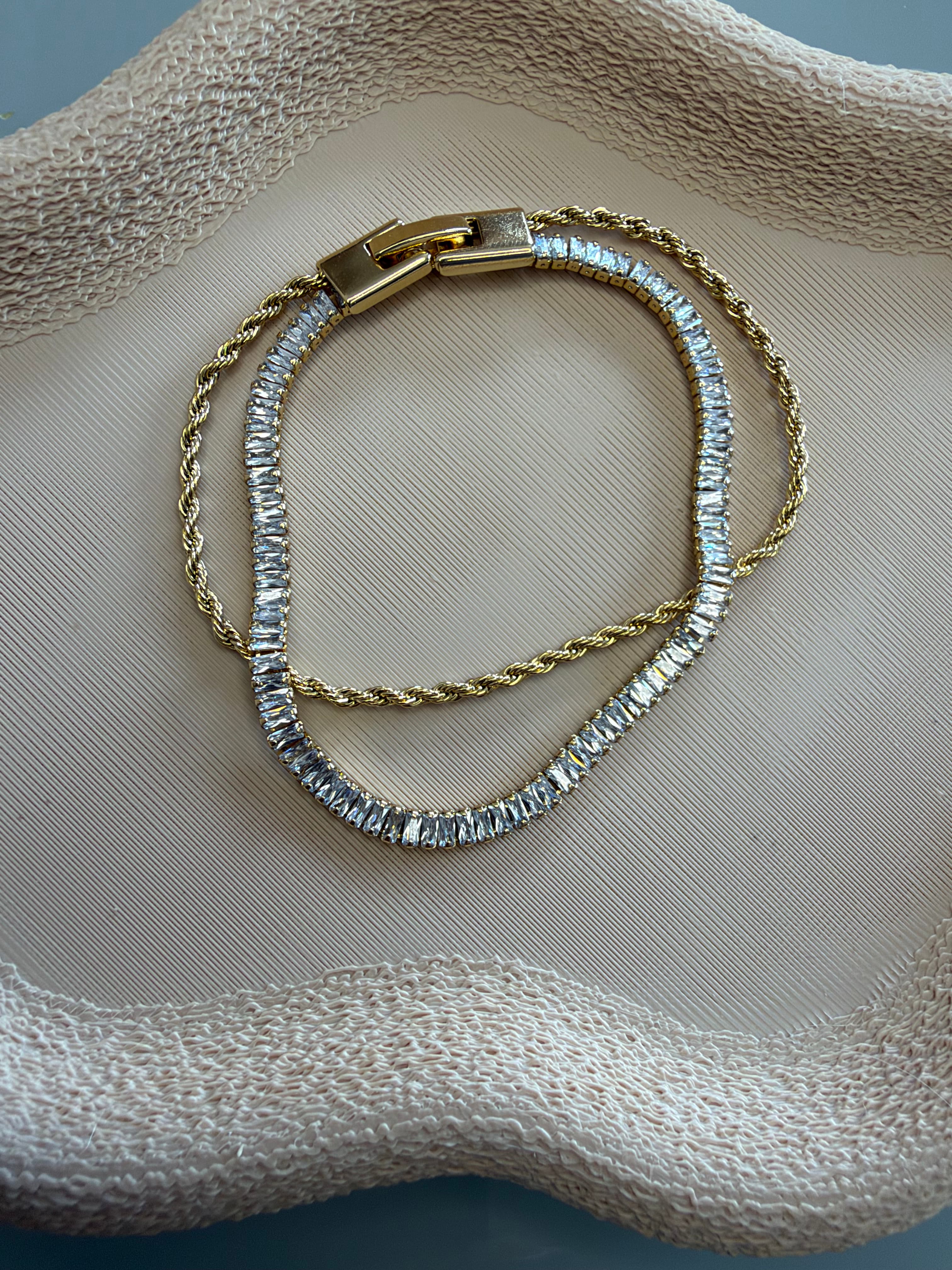 Pulseira dupla com Riviera e cordão